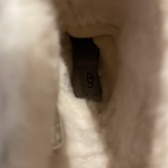 NEW! UGG BOOTS Size 6.5 - Picture 10 of 10